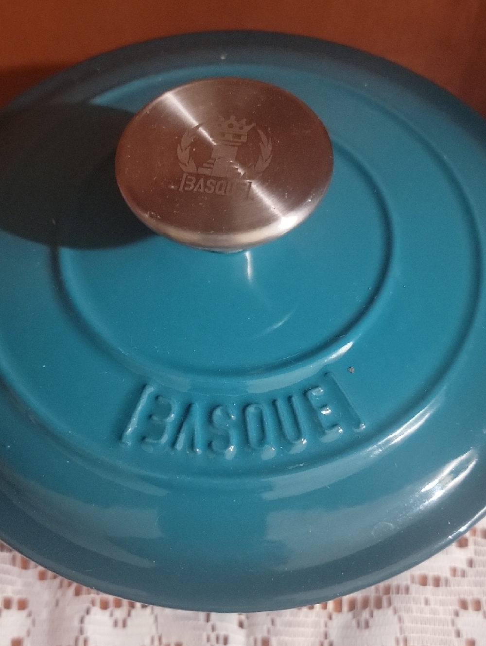 Basque Teal Enamel Saucepan with Lid 2 Qt - Picture 2 of 8